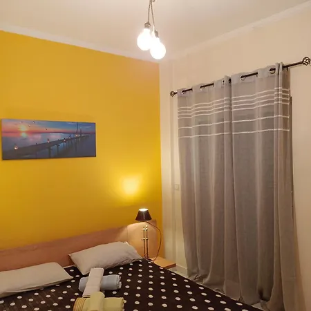 Stefkas Apartment2 דירה